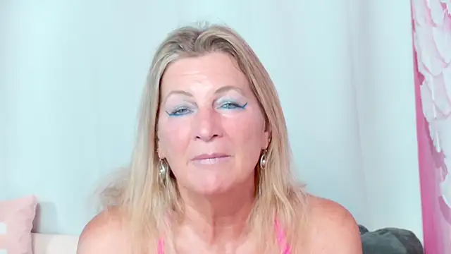 SweetAsHoneyWet4U online show from 20, 6, 2026