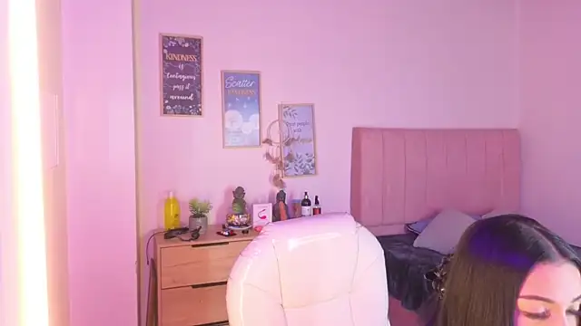 Jade connor online show from 25, 4, 2026