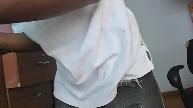 Snapshot of suckdream chatting on 15, 4, 2026 suckdream online show from 15, 4, 2026