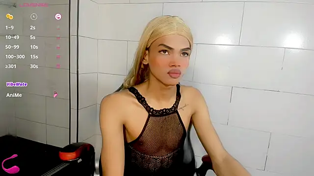 Snapshot of Karol_Vanessa__ chatting on 10, 5, 2026 Karol Vanessa online show from 10, 5, 2026