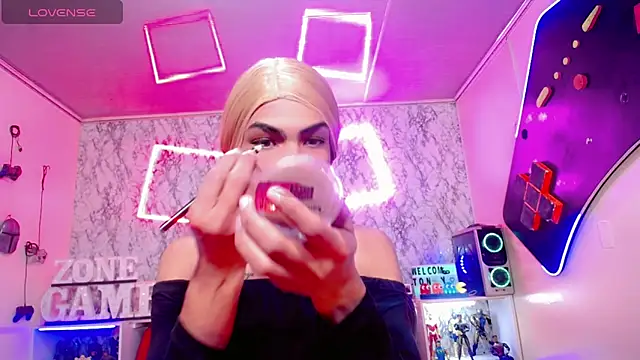 Snapshot of Karol_Vanessa__ chatting on 19, 5, 2026 Karol Vanessa online show from 19, 5, 2026