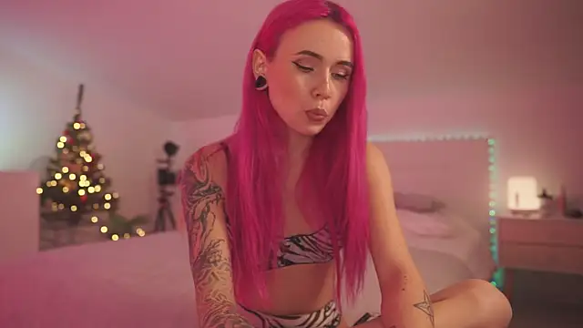 Sarah Pink online show from 29, 12, 2024