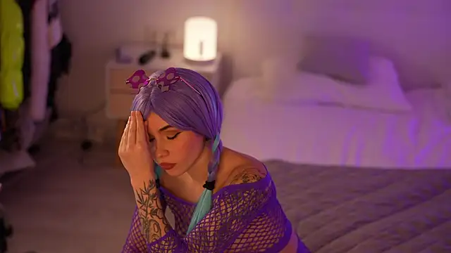 Sarah Pink online show from 28, 2, 2025