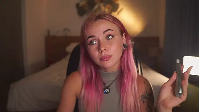 Sarah Pink online show from 4, 4, 2026