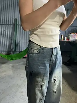 Snapshot of susin-beo chatting on 4, 2, 2026 susin-beo online show from 4, 2, 2026