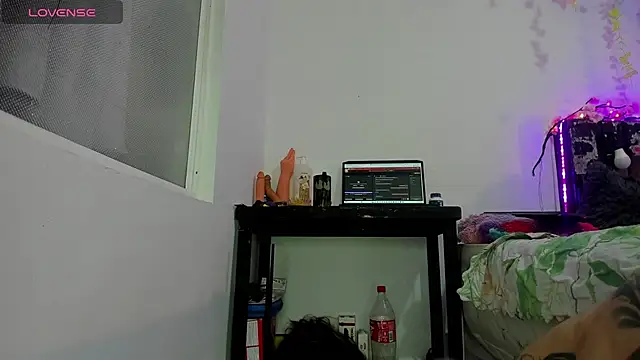 Snapshot of catthi_mont chatting on 30, 7, 2026 catthi mont online show from 30, 7, 2026