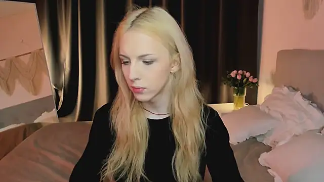 Snapshot of Tiffany__King chatting on 4, 6, 2026 Tiffany King online show from 4, 6, 2026