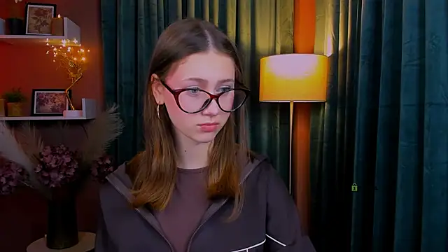 arianaa cat online show from 28, 4, 2026