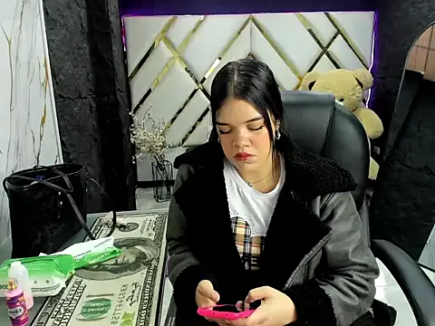  EmilySquirt online show from 4, 3, 2026