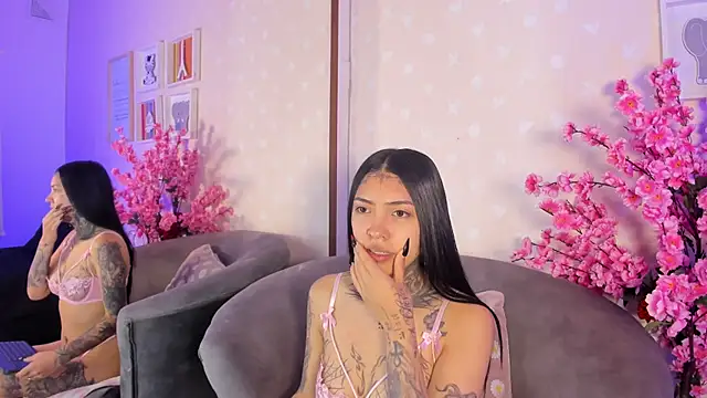 Ashley Blum  online show from 26, 4, 2026