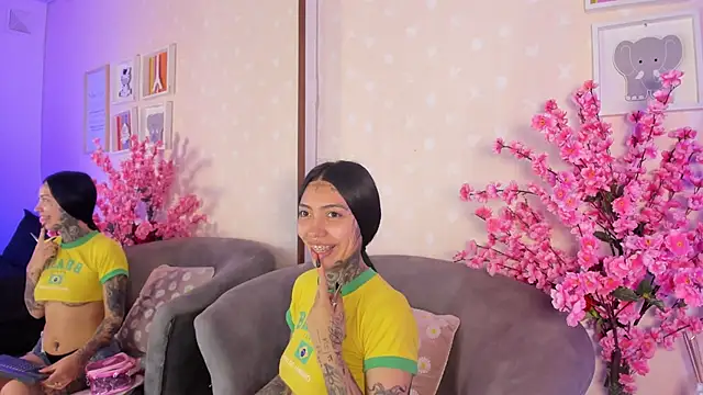 Ashley Blum  online show from 27, 4, 2026