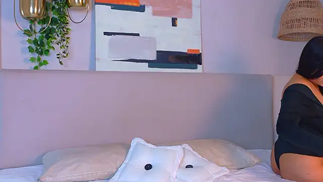 VioletBloomm online show from 3, 2, 2026