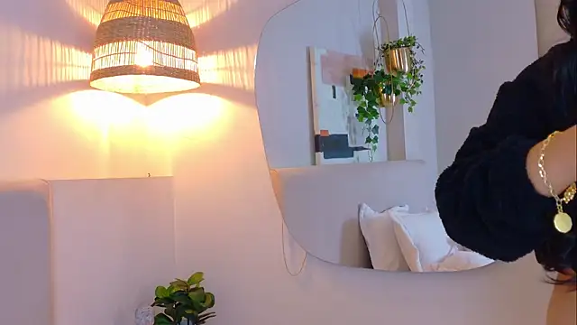 VioletBloomm online show from 23, 4, 2026