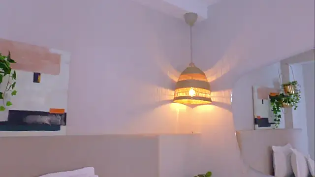 VioletBloomm online show from 24, 4, 2026