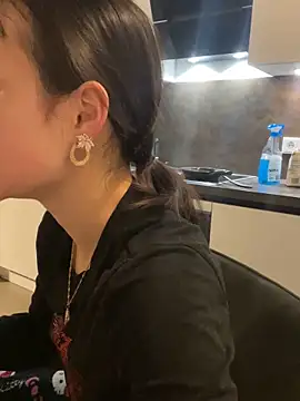 Just-Lilly online show from 11, 4, 2026