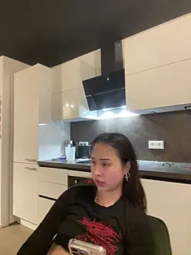 Just-Lilly online show from 27, 4, 2026