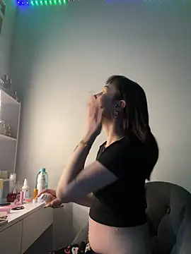 Just-Lilly online show from 28, 4, 2026