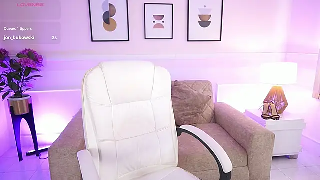 IvyGrabes online show from 18, 4, 2026