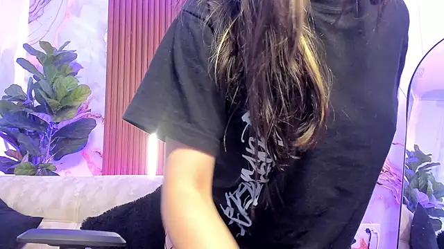 Giselle Laurens  online show from 5, 6, 2026