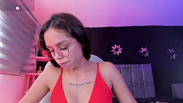 CarolineFyre online show from 18, 4, 2026