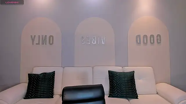 LucieMartin online show from 23, 4, 2026