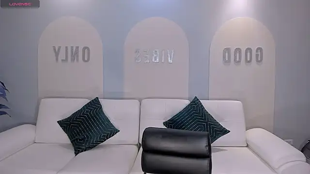 LucieMartin online show from 27, 4, 2026