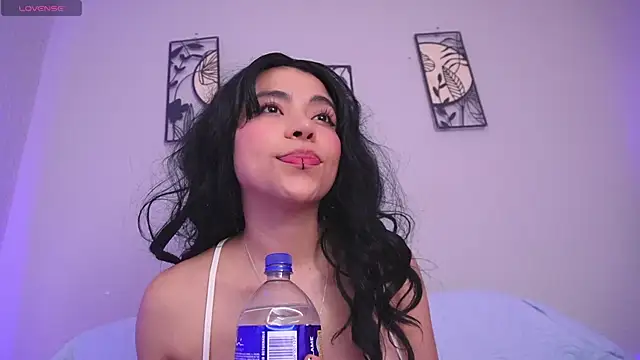 loveegirll1 online show from 29, 4, 2026