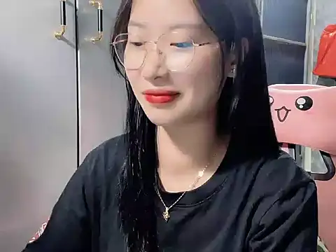 Snapshot of Linne6789 chatting on 1, 3, 2026 Linne6789 online show from 1, 3, 2026