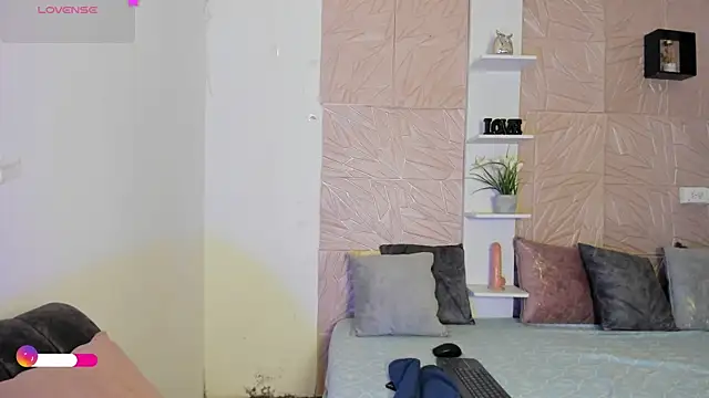 RebecaBlack  online show from 10, 4, 2026