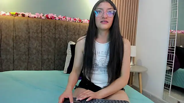 HannaWen  online show from 24, 4, 2026