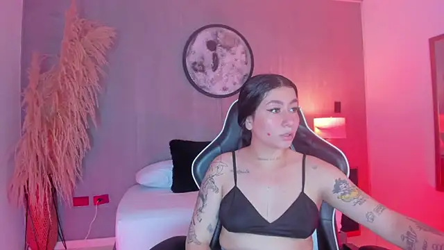 charlottee27  online show from 23, 5, 2026