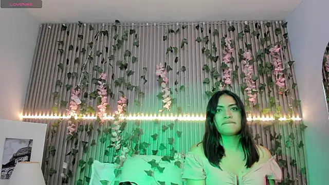 Snapshot of Georgia_Vega chatting on 10, 3, 2026 Georgia Vega online show from 10, 3, 2026