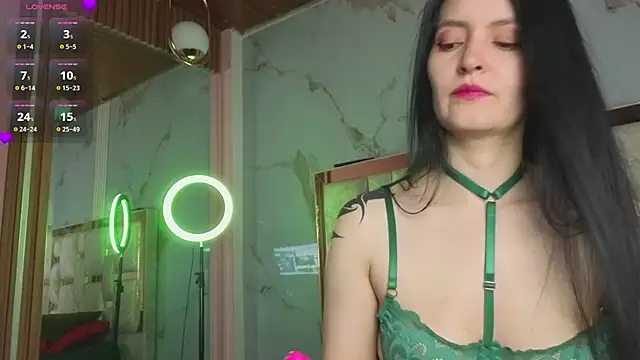 Lion and aria online show from 24, 4, 2026