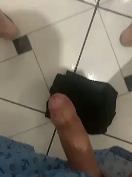 bruniinhoo1910 online show from 10, 3, 2026