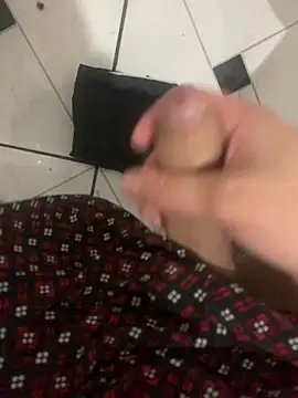 bruniinhoo1910 online show from 12, 3, 2026