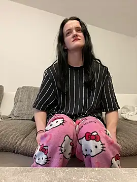 LeonieClaire online show from 18, 2, 2026