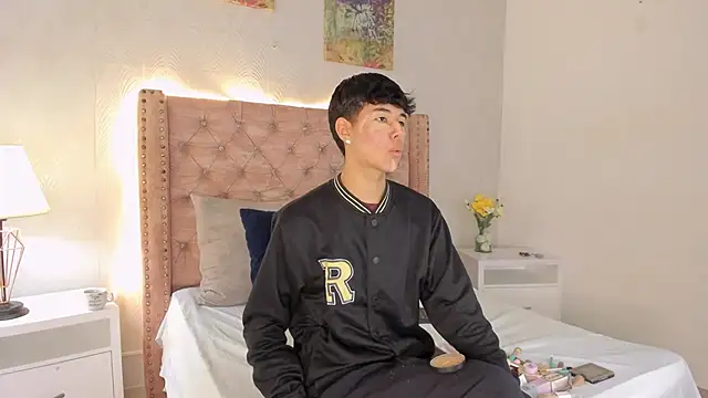 noah lewiss online show from 13, 2, 2026