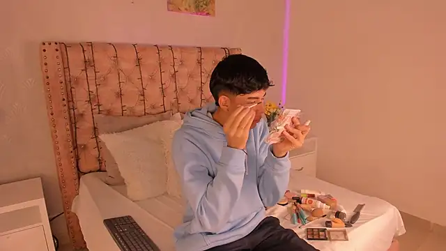 noah lewiss online show from 5, 3, 2026