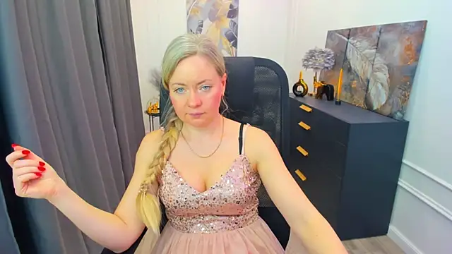 CharlotteKerti online show from 9, 4, 2026