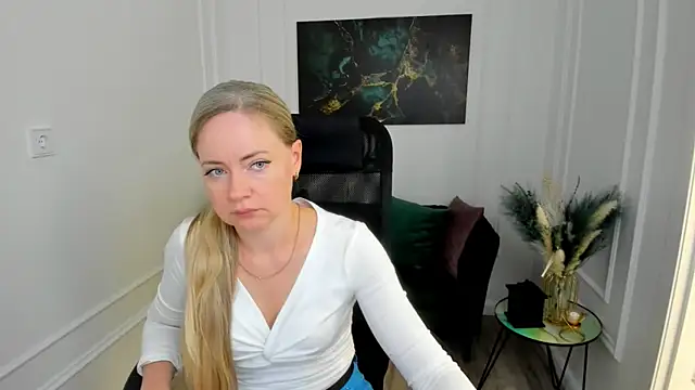 CharlotteKerti online show from 22, 6, 2026