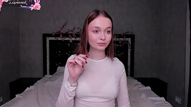 LillianPerry online show from 9, 3, 2026