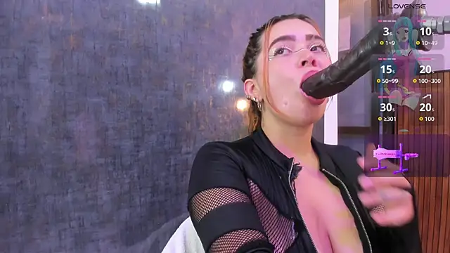 nicolle boobies online show from 28, 4, 2026