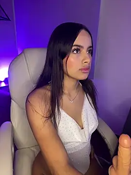 Dulce pink18 online show from 18, 2, 2026