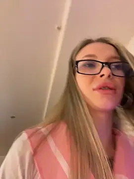 ElyseeXXX online show from 9, 3, 2026