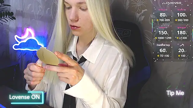 Shiny Victoria online show from 4, 4, 2026