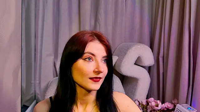 NicoleLuxe online show from 26, 3, 2026