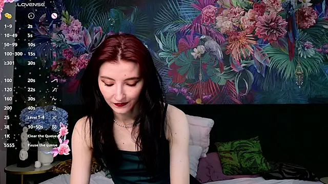 NicoleLuxe online show from 21, 4, 2026