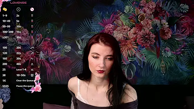 NicoleLuxe online show from 24, 4, 2026
