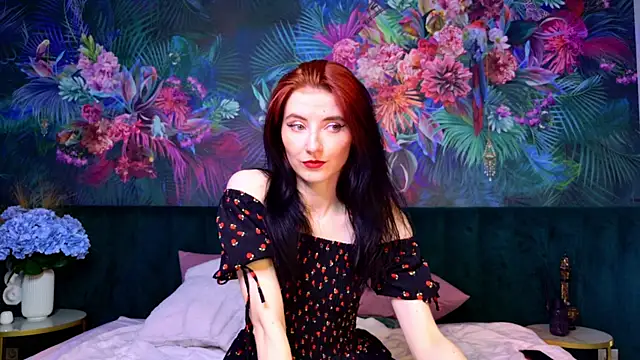 NicoleLuxe online show from 4, 6, 2026