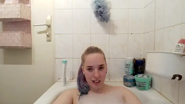 Snapshot of Red_desteny chatting on 5, 3, 2026 Red desteny online show from 5, 3, 2026